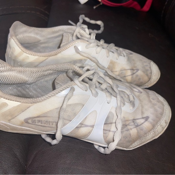 Nfinity cheer shoes - Picture 2 of 5